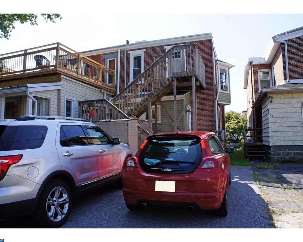 rear entrance/parking - 35 E Front St