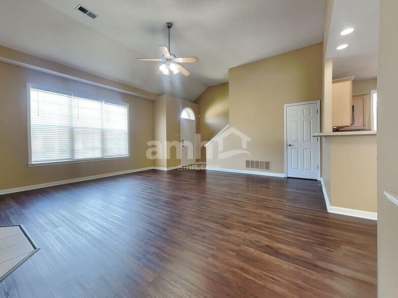 Building Photo - 8739 Overcup Oaks Dr