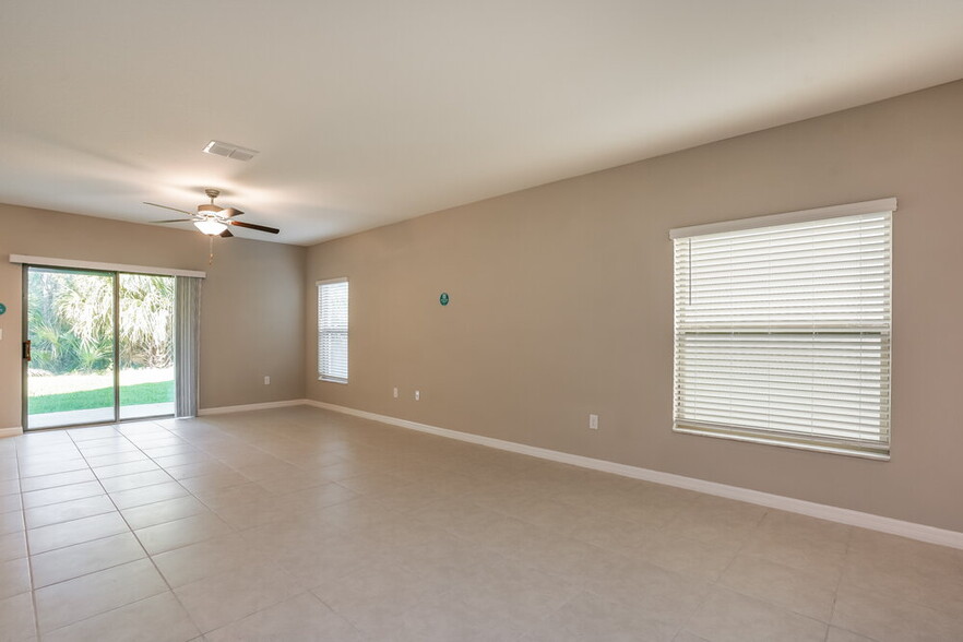 Building Photo - 7218 Spring Snowflake Ave