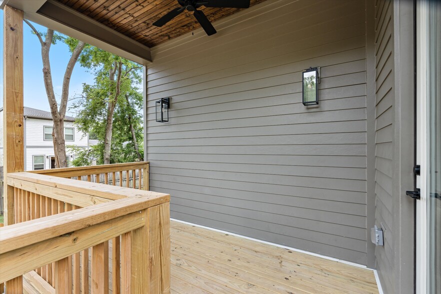 Building Photo - 2826 Clifton Ave