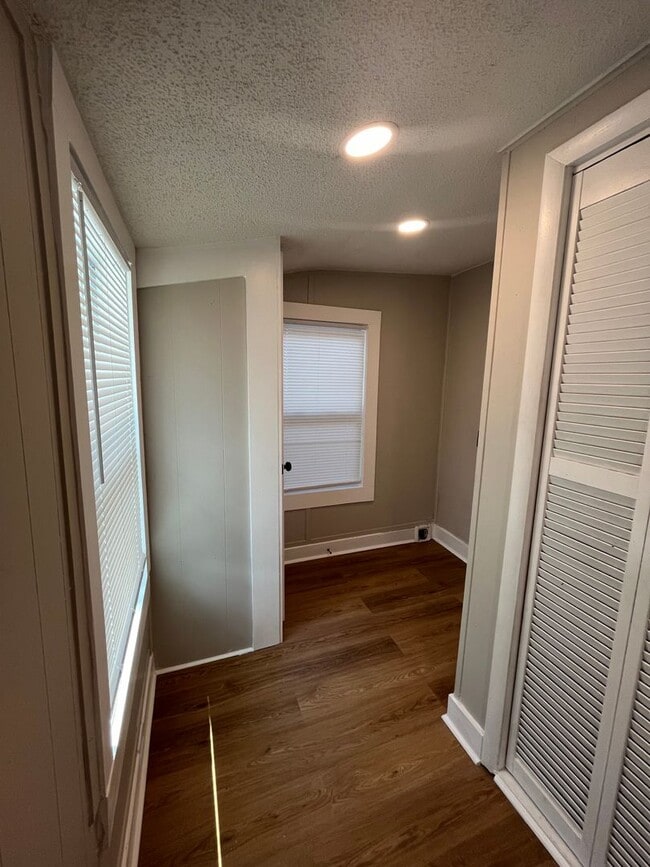 Building Photo - What a beautiful home!!