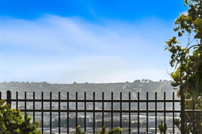 Building Photo - 1018 Ocean View Ave