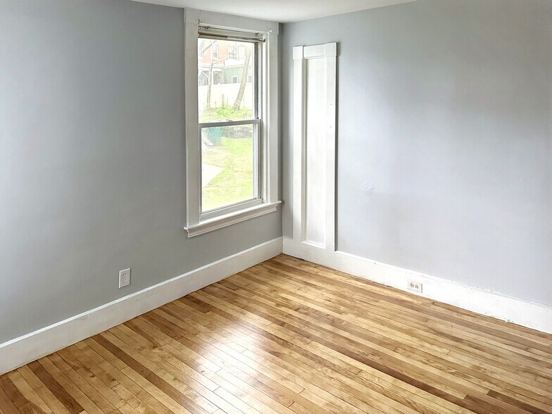 Building Photo - 115 Highland Ave
