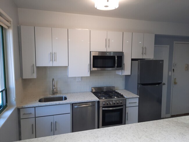 Modern Kitchen - 1970 E Tremont Ave