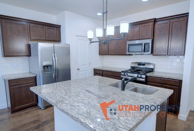 Building Photo - 5670 W Pelican Ridge Ln