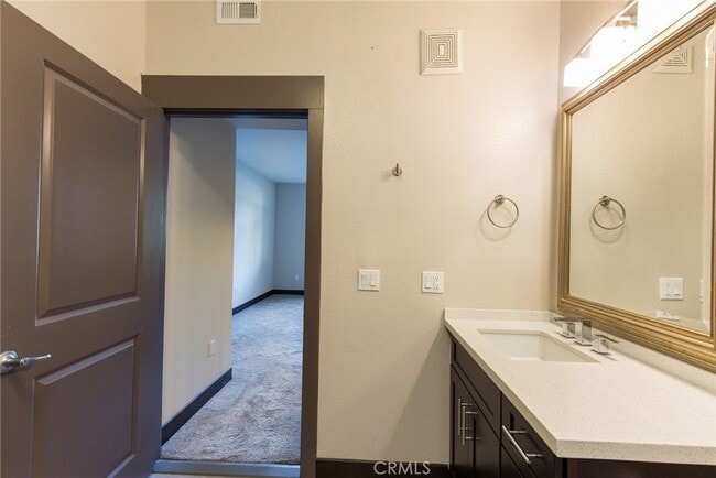 Building Photo - 24585 Town Center Dr