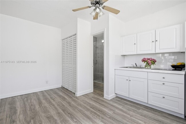 Building Photo - 2761 SW 33rd Ct