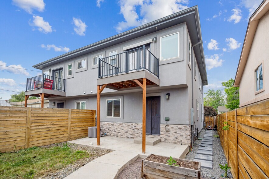 Building Photo - 2226 S Galapago St