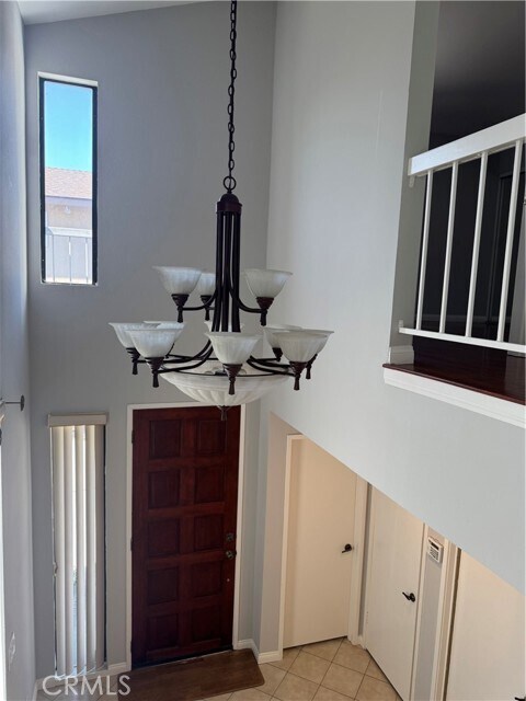 Building Photo - 996 W Huntington Dr