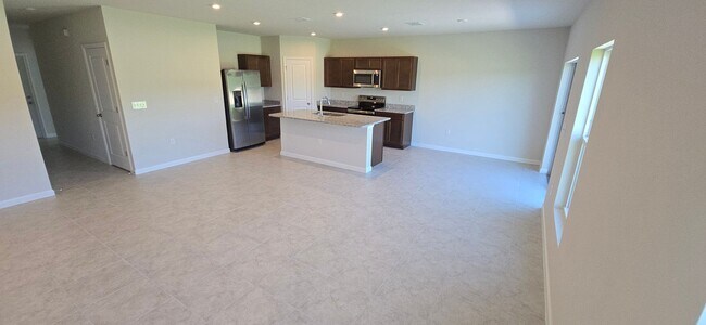 Building Photo - South Villages