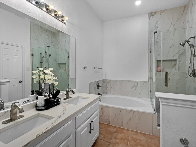 Building Photo - 2712 Dawn Spring Dr