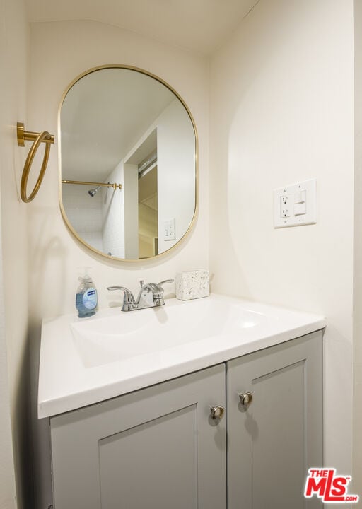 Building Photo - 4616 Rosewood Ave