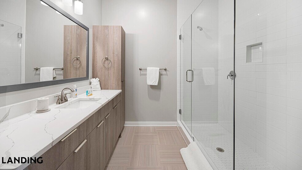 Building Photo - 600 19th St N