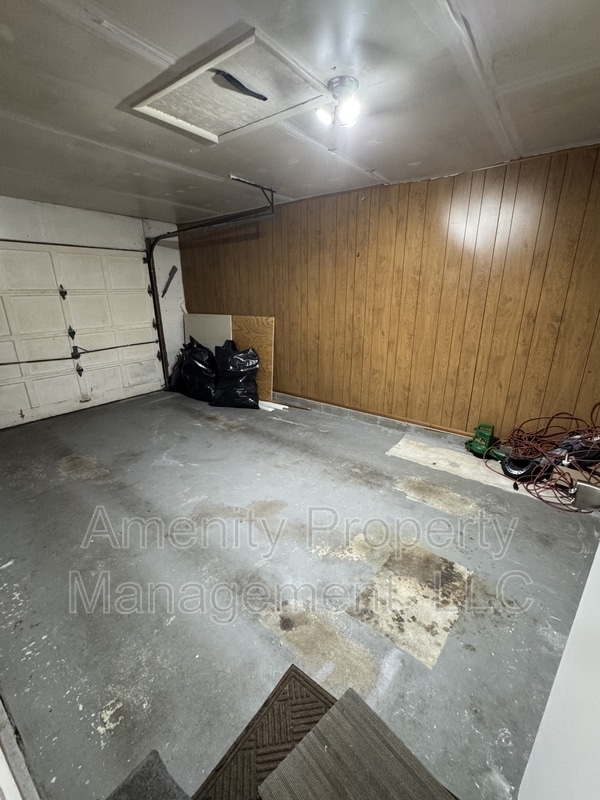 Building Photo - 704 Ninebark Ct