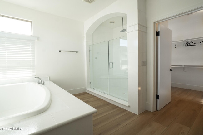 Building Photo - 4451 E Earll Dr