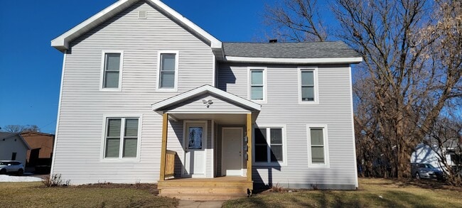 Building Photo - 134 Niagara St