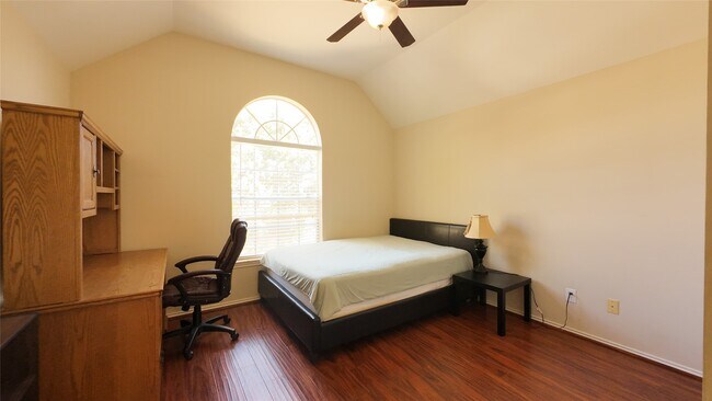 Building Photo - 4111 Creek Ridge Ln