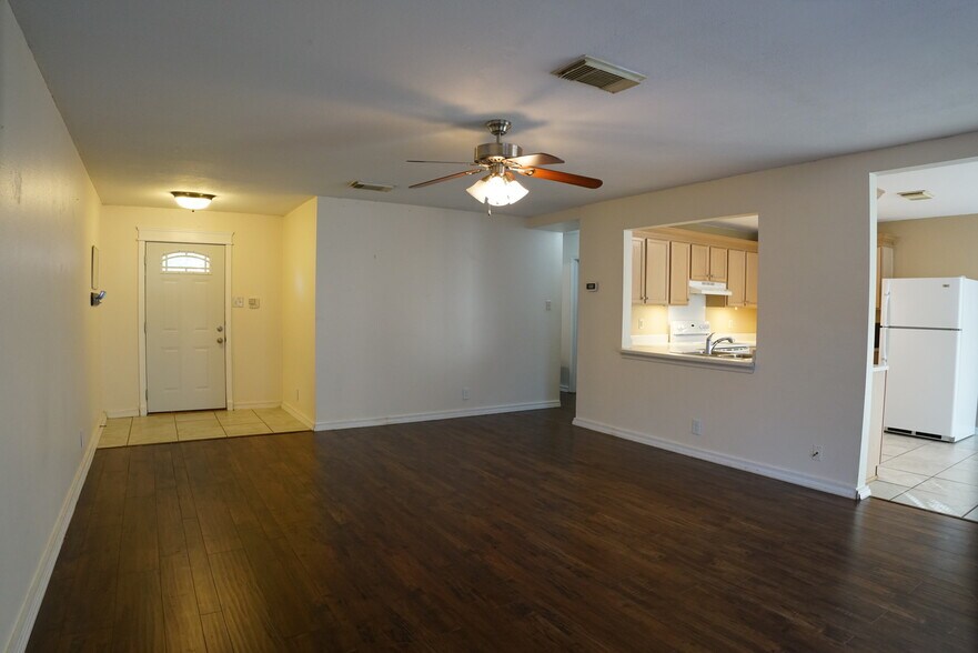 Building Photo - 10022 Sandbrook Hl