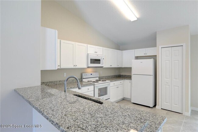Building Photo - 8886 98th Ct