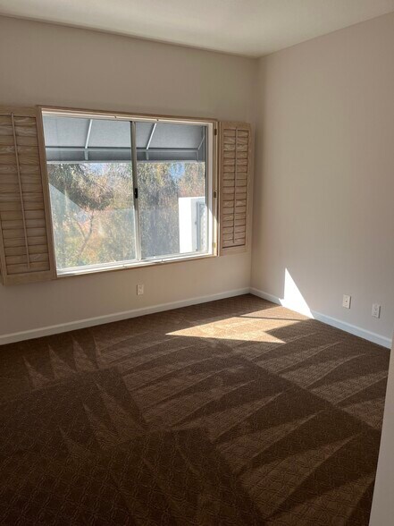 2nd upstairs bedroom - 28277 Via Luis