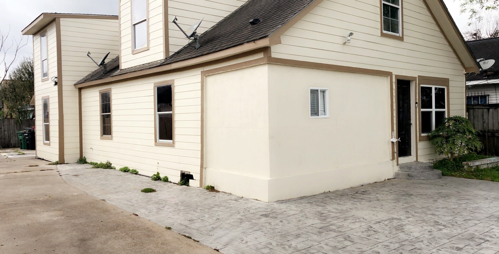 Building Photo - 911 Wooding St