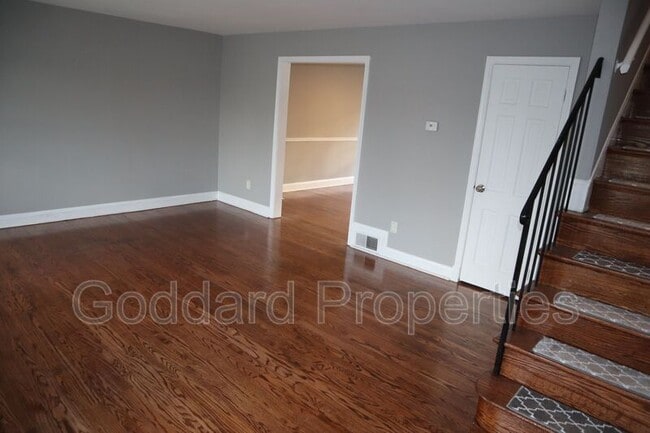 Building Photo - 5916 Northwood Dr