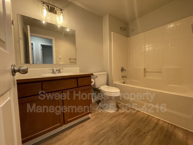 Building Photo - 14644 50th Ave NE