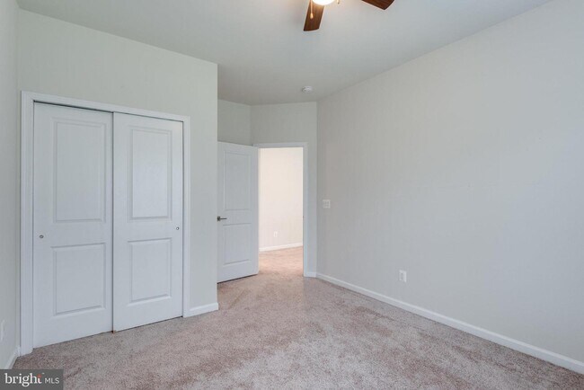 Building Photo - 41256 Lenah Point Dr