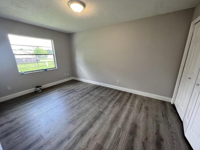 Building Photo - 1313 Summer Breeze Rd