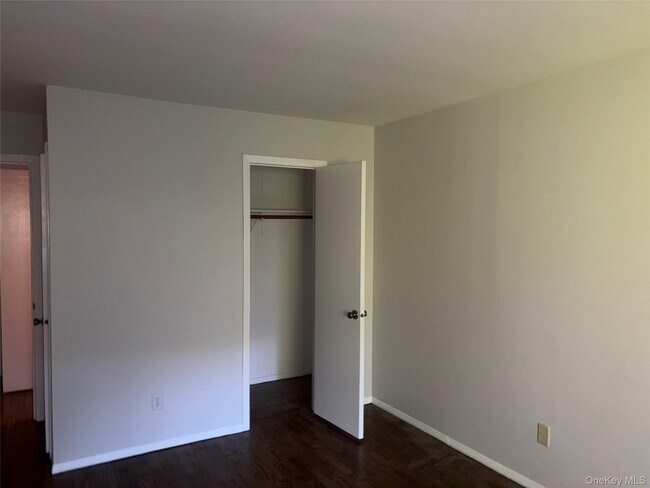 Building Photo - 17 Brevoort Dr
