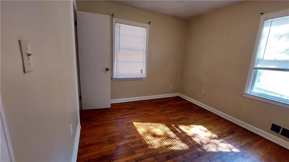 Building Photo - 6011 Blackhawk Ct SE