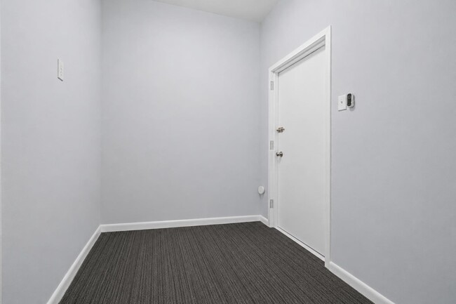 Building Photo - 406 7th St
