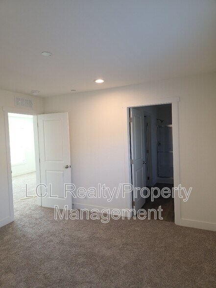 Building Photo - 33030 CA-74