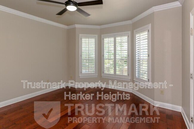 Building Photo - 3104 Sabine Cove