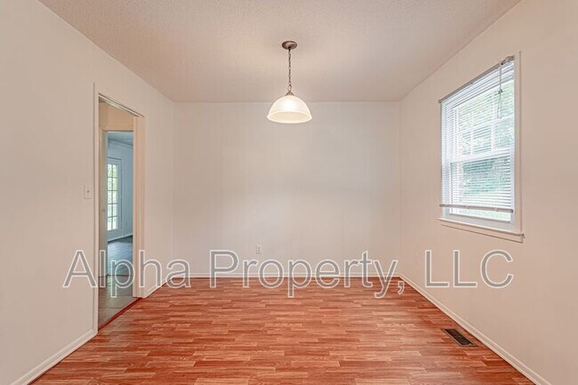 Building Photo - 134 Saturn Ln