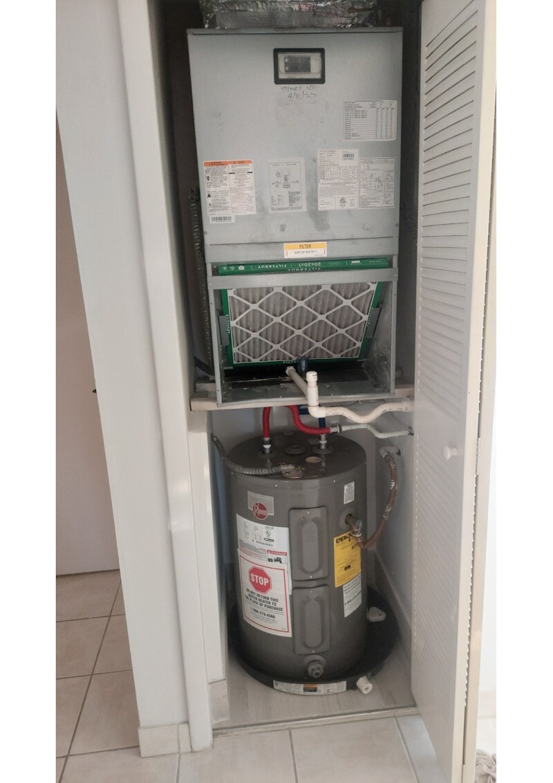 Building Photo - 357 Lakeview Dr