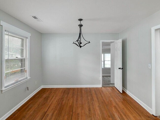 Building Photo - 4 Bedroom 2 Bath House in Lawton Bluff - James Island