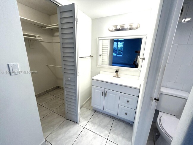 Building Photo - 250 180th Dr