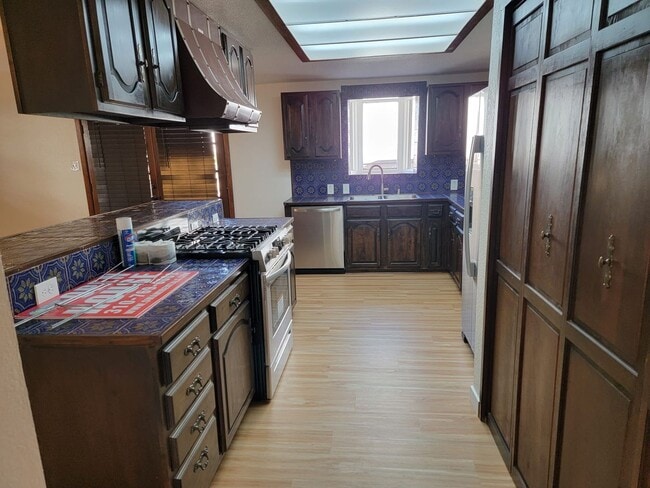 Building Photo - Torrance - 3 bd / 2 ba Home! GREAT LOCATION!!