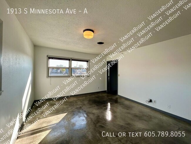 Building Photo - 1913 S Minnesota Ave