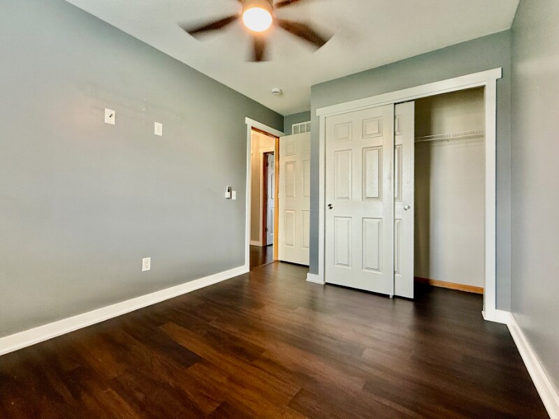 Building Photo - 505 SE Pleasant View Dr