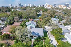 Building Photo - 324 Julia Pl