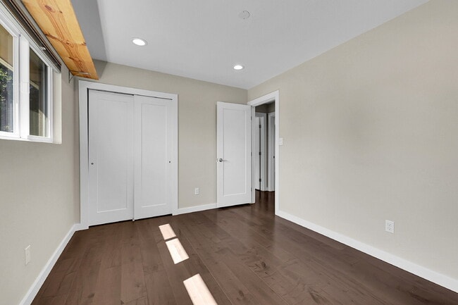 Building Photo - $3,750, 4-Bed, 3-Bath Updated Home in Mani...