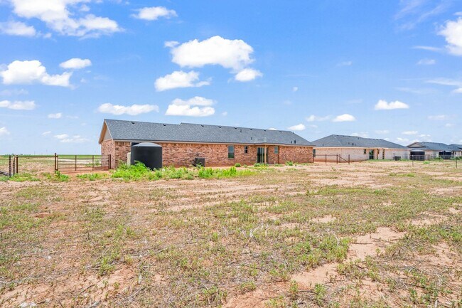 Building Photo - New Construction Home In Idalou ISD!