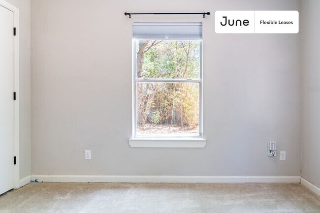 Building Photo - 1001 Gullett Street