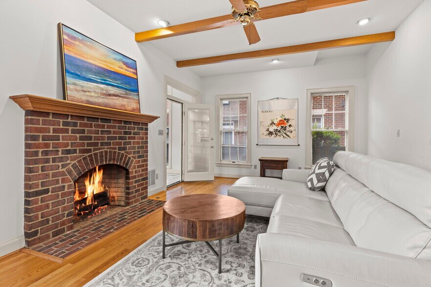 Building Photo - 325 Raleigh Ave