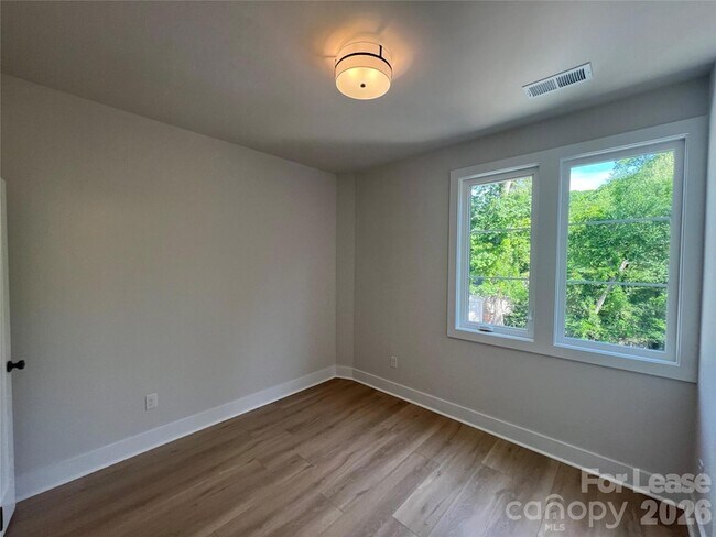 Building Photo - 1356 Briar Creek Rd