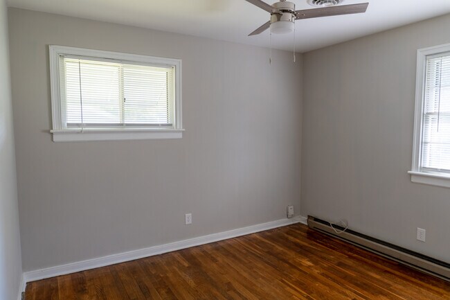 Building Photo - 510 N Foxhill Rd