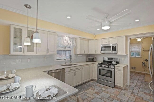 Building Photo - 5 Shepherds Way