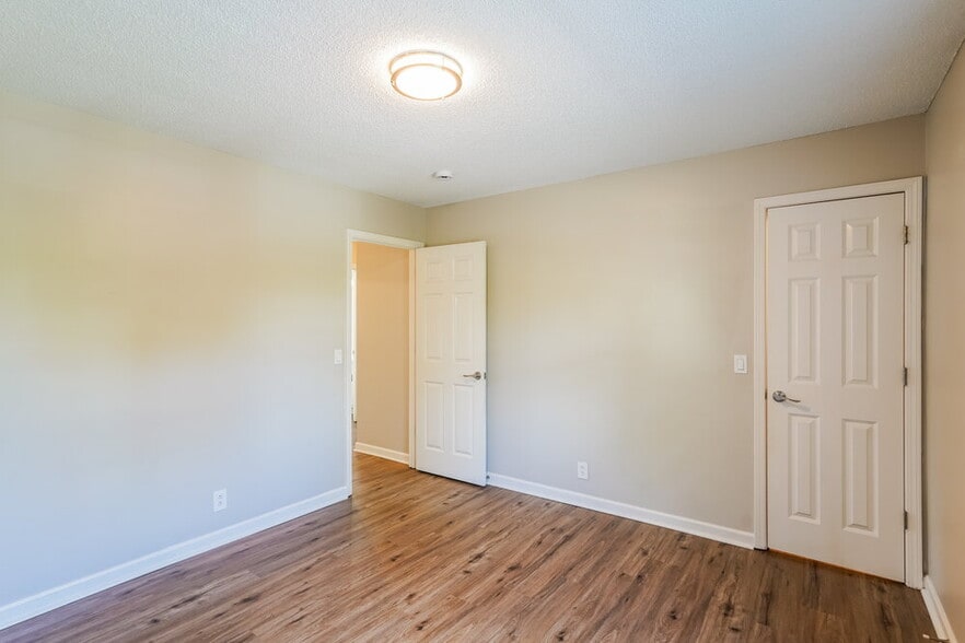 Building Photo - 111 Dorchester Ct